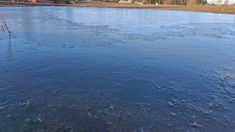 Nagła odwilż zalewa pola rolnikom z regionu/fot. Marcin Doliński