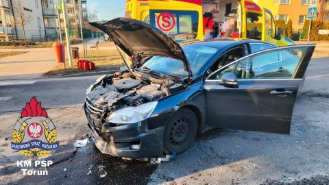 Wypadek na ul. Zbożowej w Toruniu. / Fot. Kacper Kruczyński / PSP w Toruniu