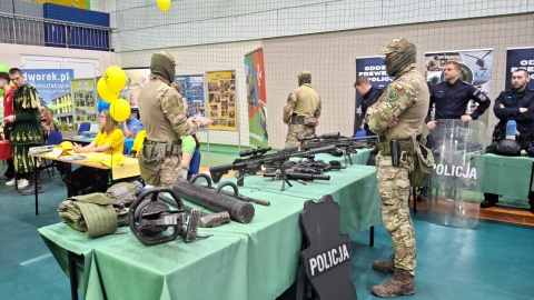 Targi pracy zorganizowano w tucholskim Centrum Sportu. / Fot. Marcin Doliński