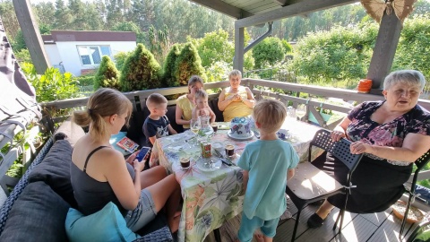 Agnieszka Molik-Matyga z Bydgoszczy poznała Natalię, gdy cztery lata temu przyjechała do Bydgoszczy z siostrą, mamą i trójką dzieci. Uciekali przed wojną. Do dziś tworzą 12-osobową, polsko-ukraińską rodzinę, choć Natalia z bliskimi wróciła do ojczyzny/Fot. Agnieszka-Molik-Matyga