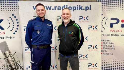 St. asp. Michał Tylak i dziennikarz PR PiK Maciej Wilkowski/fot. Izabela Langner