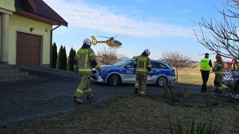 Strażacy zabezpieczali lądowisko dla LPR/ Fot. OSP KSRG Piotrków Kujawski, Facebook