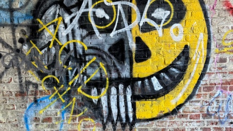 Jak ustaliło Polskie Radio PiK, w forcie bywają niepowołane osoby - są tam świeże ślady po ognisku/ Fot. Nadesłane