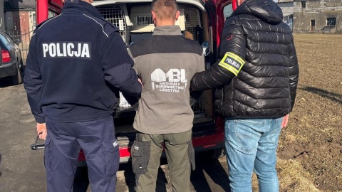 Interwencja policji w nielegalnej hodowli psów w gminie Kcynia/fot. Policja