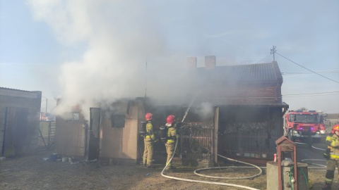 Pożar domu w Zagorzycach/fot. materiały strażaków z Radziejowa