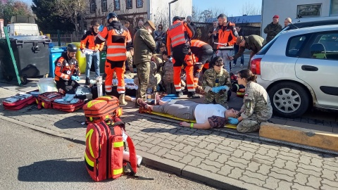 Ćwiczenia służb w Akademickim Liceum Ogólnokształcącym w Bydgoszczy/fot. Tatiana Adonis