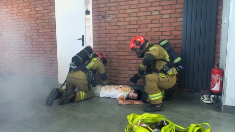 Ćwiczenia służb w Akademickim Liceum Ogólnokształcącym w Bydgoszczy/fot. Tatiana Adonis