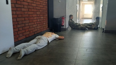 Ćwiczenia służb w Akademickim Liceum Ogólnokształcącym w Bydgoszczy/fot. Tatiana Adonis