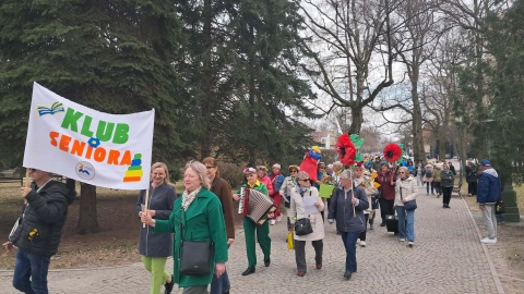 W Inowrocławiu prawdziwe tłumy żegnały dziś zimę i witały wiosnę przy akompaniamencie orkiestry Inowrocławskiej Kopalni Soli/Fot. Marcin Glapiak