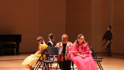 Spektakl „Piękna i Bestia” w wykonaniu teatru „Czy TAK, czy NIE?” Fundacji Dorotkowo/fot. nadesłane