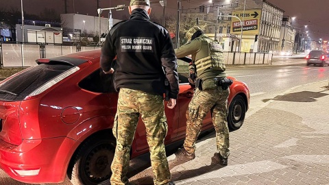 38 decyzji zobowiązujących do powrotu - to efekt wspólnych działań Nadwiślańskiego Oddziału Straży Granicznej z Policją na terenie trzech województw - mazowieckiego, łódzkiego i kujawsko-pomorskiego/fot. NOSG