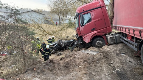Śmiertelny wypadek na DK 10 w Przyłubiu/fot. KM PSP Bydgoszcz