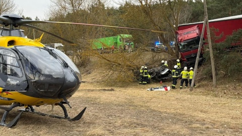 Śmiertelny wypadek na DK 10 w Przyłubiu/fot. KM PSP Bydgoszcz