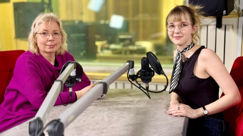 Ekipa filmowa realizuje w studiach Polskiego Radia PiK film pod tytułem „Po drugiej stronie mikrofonu-dziennikarstwo radiowe"/fot. Izabela Langner