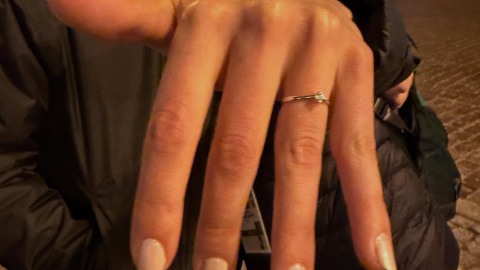 Romantyczna chwila na toruńskiej Starówce. Juliana Campos skoczyła o tyczce na HMŚ, a potem powiedziała: Sim!/Fot. Facebook, Juliana Campos