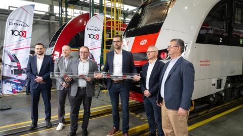 Setny pociąg serii 847 wyprodukowany w Pesie dla Kolei Czeskich we wtorek w Bydgoszczy został przekazany odbiorcy/fot. Tytus Żmijewski