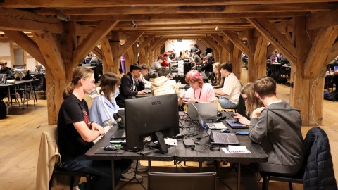 W Bydgoszczy rozpoczął się maraton programowania. BKIhack to 30 drużyn i 24 godziny na opracowanie innowacyjnego rozwiązania informatycznego na określony temat/fot. Tatiana Adonis