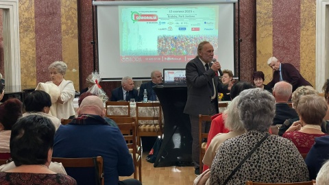 Aktywni seniorzy z naszego województwa spotkali się w sobotę w pałacu w Lubostroniu. Odbył się tam 57. Laur Seniora. To zjazd delegatów z 36 kół i klubów zrzeszonych w Ogólnopolskim Stowarzyszeniu Seniora z siedzibą w Bydgoszczy/fot. Natasza Trzebuchowska