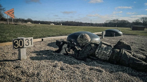 Żołnierz grudziądzkiego Centrum Szkolenia Wojsk Obrony Terytorialnej zwyciężył w prestiżowych zawodach Best Warrior Competition zorganizowanych w Stanach Zjednoczonych fot. CS WOT