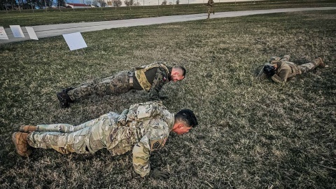 Żołnierz grudziądzkiego Centrum Szkolenia Wojsk Obrony Terytorialnej zwyciężył w prestiżowych zawodach Best Warrior Competition zorganizowanych w Stanach Zjednoczonych fot. CS WOT