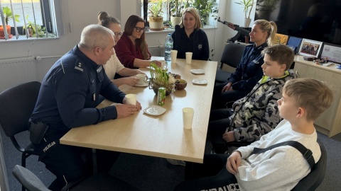 Dwunastolatkowie odnaleźli zagubioną gotówkę i pojawili się w komisariacie, by ją zwrócić/Fot. policja