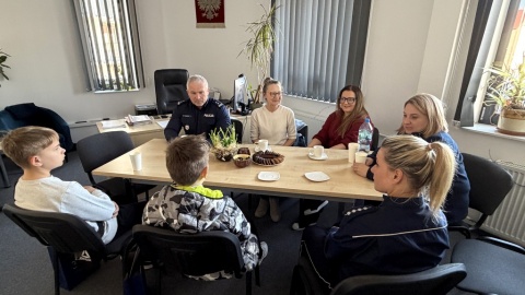 Dwunastolatkowie odnaleźli zagubioną gotówkę i pojawili się w komisariacie, by ją zwrócić/Fot. policja