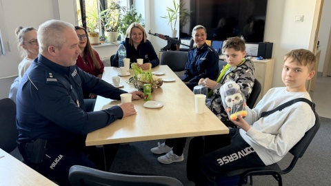 Dwunastolatkowie odnaleźli zagubioną gotówkę i pojawili się w komisariacie, by ją zwrócić/Fot. policja