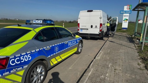 O ponad 50 km/h więcej, niż dopuszczają przepisy – taką prędkość na liczniku miało trzech kierowców zatrzymanych przez policjantów z grupy SPEED, którzy kontrolowali ruch na drodze wojewódzkiej nr 534/fot. Policja