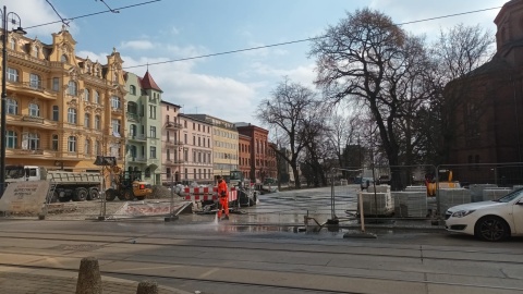 Jeśli zgodzi się nadzór budowlany, w kwietniu będzie można już chodzić po części Placu Wolności od strony Gdańskiej/Fot. Monika Siwak