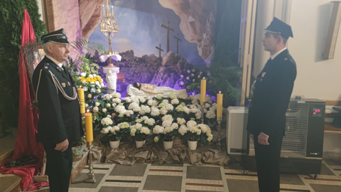 Msza Święta Rezurekcyjna w kościele parafialnym pw. Św. Wniebowzięcia Najświętszej Maryi Panny w Radziejowie/fot. Dawid Cysewski