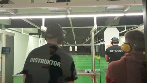 W bydgoskiej strzelnicy dostępnych jest 6 stanowisk strzeleckich. / Fot. Monika Siwak