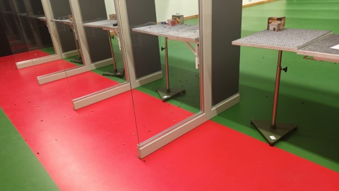 W bydgoskiej strzelnicy dostępnych jest 6 stanowisk strzeleckich. / Fot. Monika Siwak