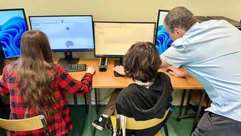 Nauka poprzez działanie - tak wygląda Dzień Młodego Inżyniera na Wydziale Informatyki i Mechatroniki bydgoskiego UKW/Fot. Izabela Langner