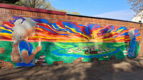 Malowidło jest poświęcone patronowi Szkoły Podstawowej nr 2 w Świeciu/Fot. Marcin Doliński