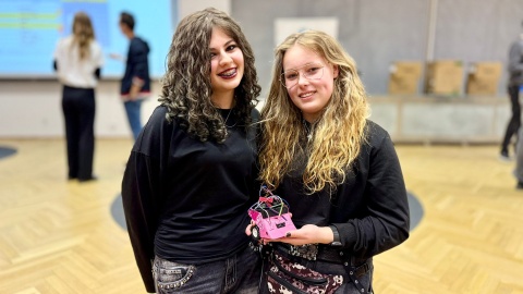 Roboty przygotowane przez 40 zespołów rywalizowały ze sobą w zawodach Mini Sumo na Politechnice Bydgoskiej/Fot. Izabela Langner