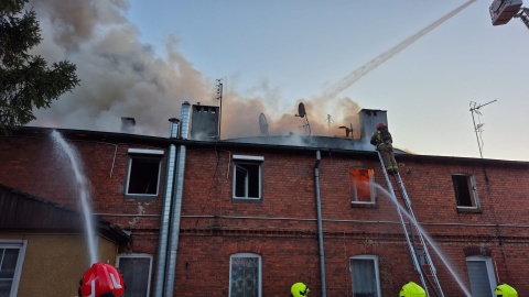 Działania strażaków trwają/fot. KM PSP Bydgoszcz