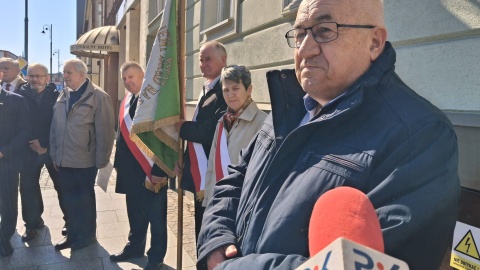 W piątek pod tablicą przy ul. Dworcowej 87 w Bydgoszczy odbyły się uroczystości upamiętniające wydarzenia z 1981 roku/fot. Agata Raczek