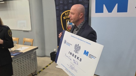 Nagroda główna - indeks na uczelnię wyższą - powędrowała do Karoliny Idzik z I Liceum Ogólnokształcącego z Nakła nad Notecią/fot. Mariusz Luda