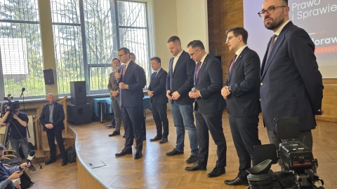 Posłowie PiS, m.in. Mateusz Morawiecki oraz Krzysztof Szczucki w Toruniu/fot. Mariusz Luda