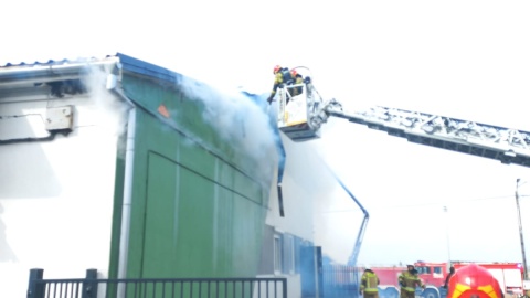 Pożar hali produkcyjnej w Dziardonicach w powiecie włocławskim/fot. Marek Ledwosiński