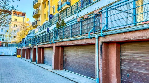 Bydgoskie Szwederowo: z balkonu na piątym piętrze wypadł 4-letni chłopiec/fot. Piotr Walczak