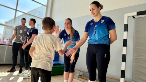 Prawie 250 najmłodszych uczniów Szkoły Podstawowej nr 14 w Bydgoszczy bierze udział w wyjątkowej olimpiadzie sportowej/fot. Izabela Langner