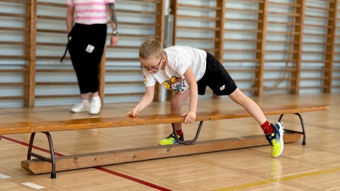 Prawie 250 najmłodszych uczniów Szkoły Podstawowej nr 14 w Bydgoszczy bierze udział w wyjątkowej olimpiadzie sportowej/fot. Izabela Langner