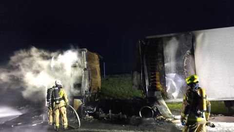 Pożar ciężarówki na autostradzie A1/fot. OSP Kamionki Duże