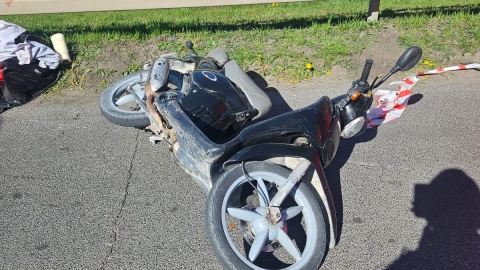 Motorowerzysta z ciężkimi obrażeniami został przetransportowany śmigłowcem LPR do szpitala/Fot. KP PSP w Inowrocławiu