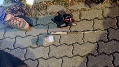 Funkcjonariusze z Bydgoszczy wiedzieli, że grupa pseudokibiców jednego z bydgoskich klubów sportowych pojedzie do Solca Kujawskiego, żeby zniszczyć kompleks garaży swoimi malowidłami i zorganizować ustawkę/Fot. policja