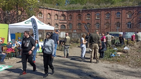 Akcja sprzątania na terenie Fortu św. Jakuba w Toruniu. / Fot. Monika Kaczyńska