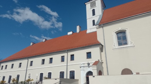 Zabytkowy klasztor oo. Karmelitów w Trutowie w gminie Kikół (powiat lipnowski) jest położony w pobliżu drogi krajowej nr 10/Fot. Michał Zaręba