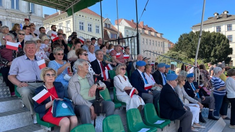 W samo południe na bydgoskim Starym Rynku zaczęła się uroczystość z okazji 235. rocznicy uchwalenia Konstytucji 3 Maja połączona z patriotycznym festynem/fot. Natasza Trzebuchowska