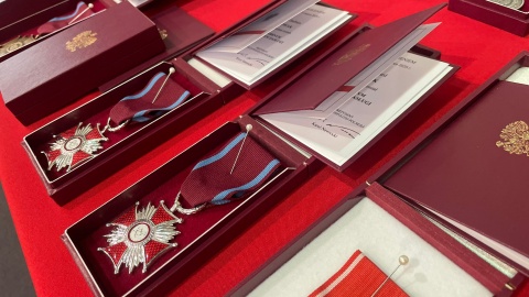 Kilkadziesiąt osób zostało uhonorowanych w Urzędzie Wojewódzkim w Bydgoszczy w imieniu prezydenta Polski/fot. Natasza Trzebuchowska